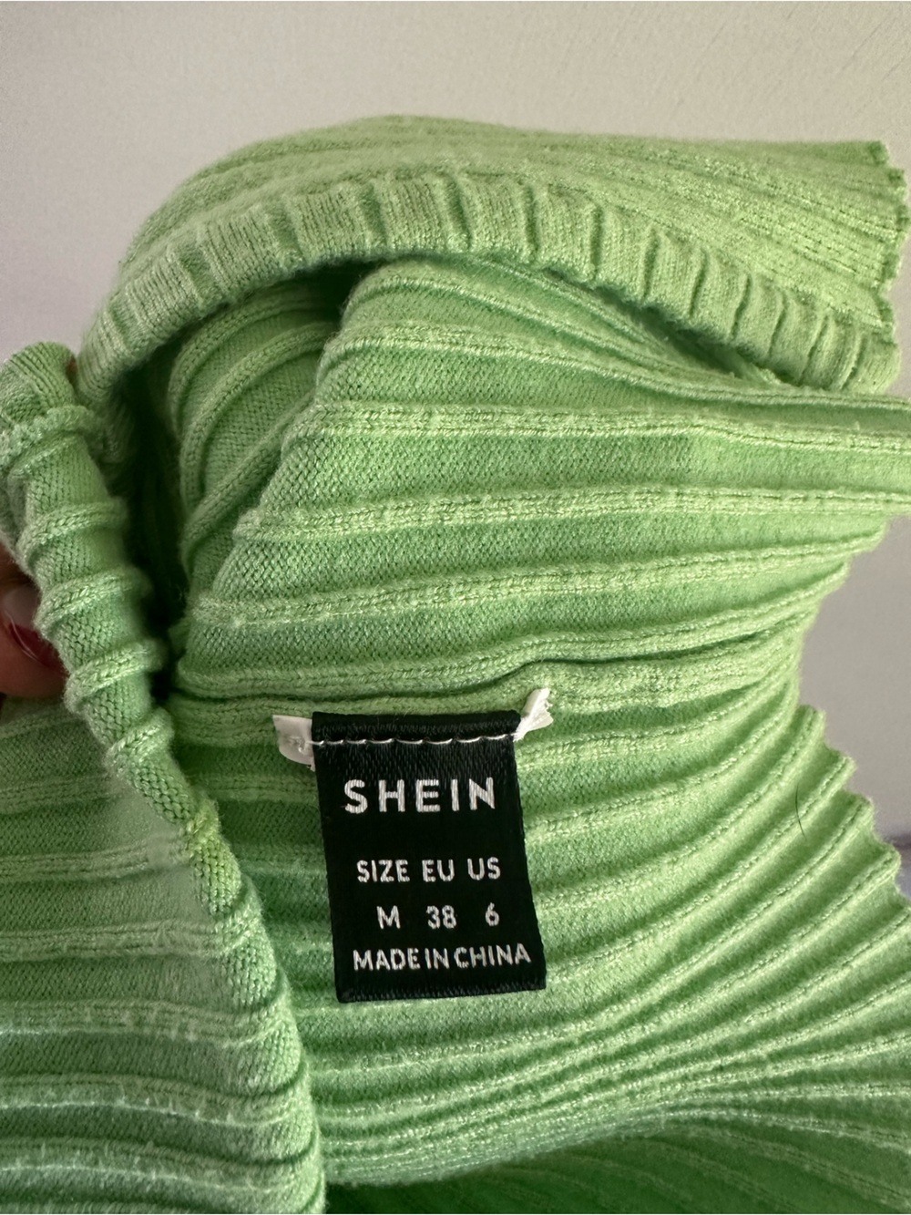 SHEIN Lime Green Ribbed Button-Front Tank Top - Picture 3 of 4
